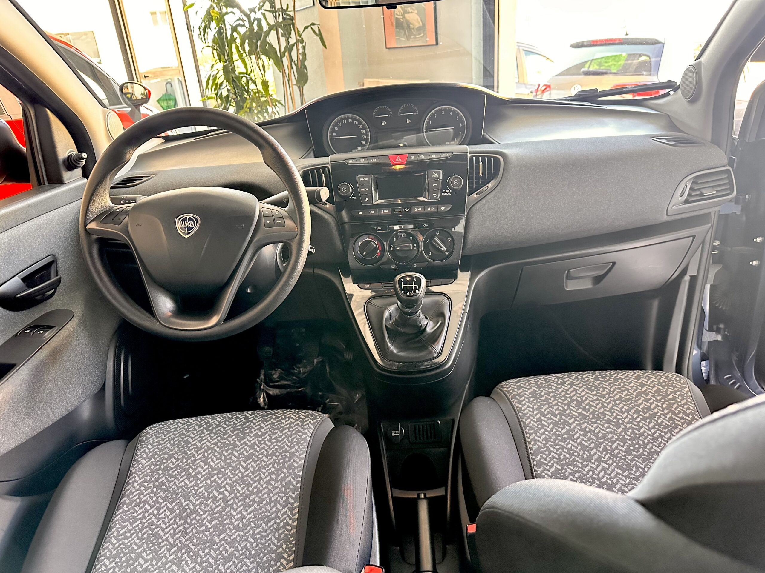 Lancia Ypsilon