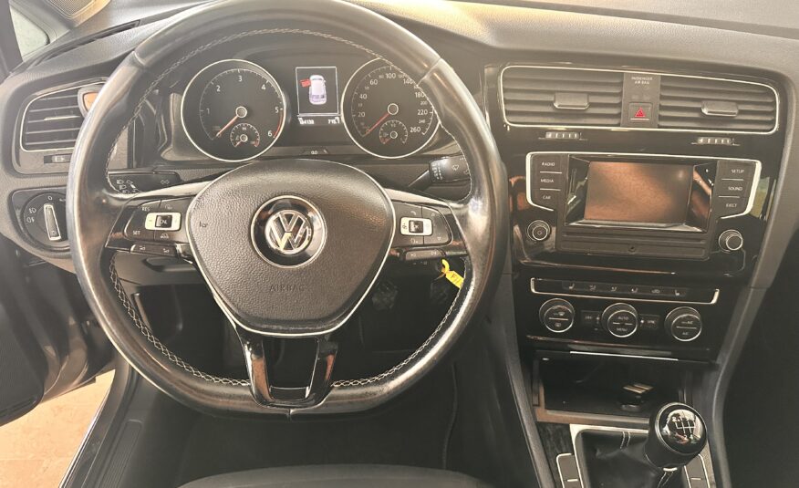 VOLKSWAGEN GOLF