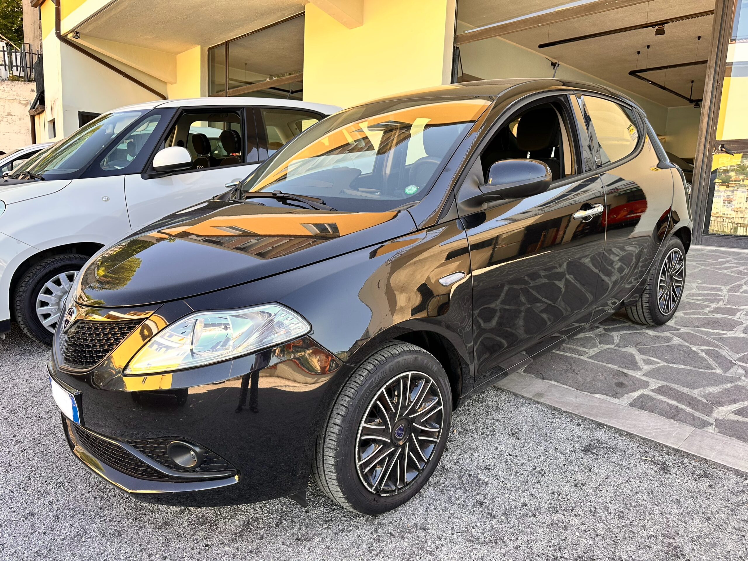 Lancia Ypsilon