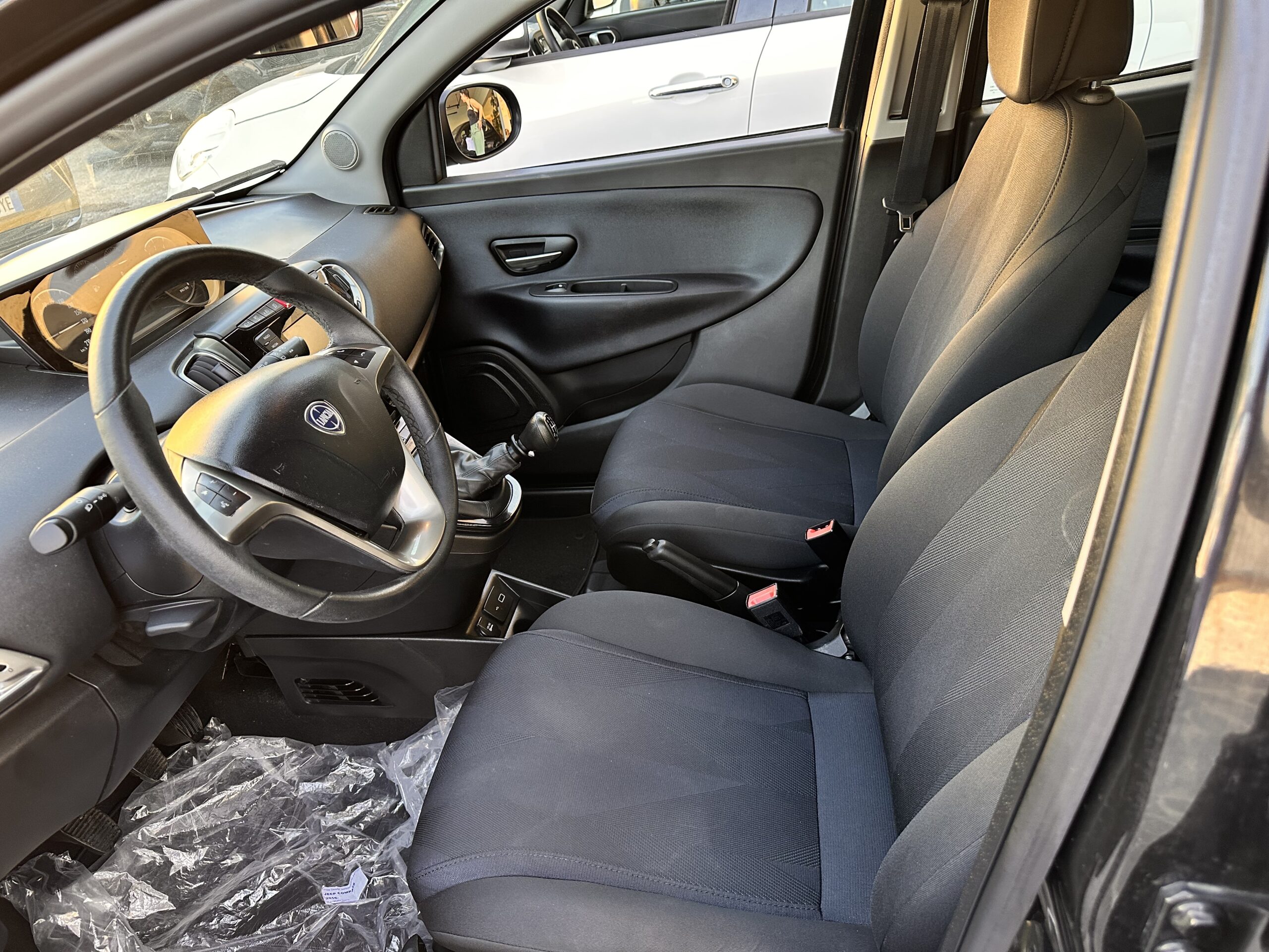 Lancia Ypsilon