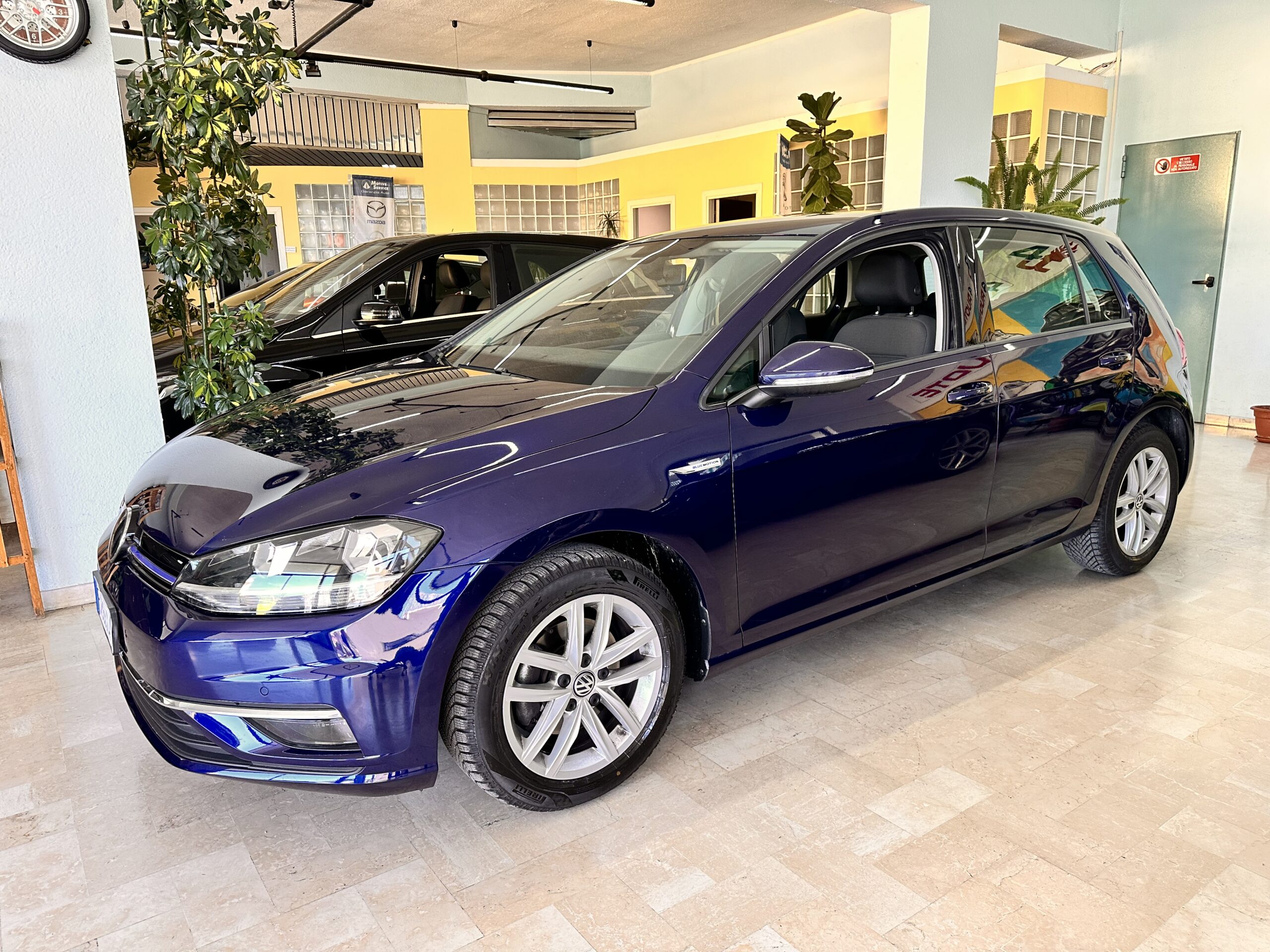 VOLKSWAGEN GOLF