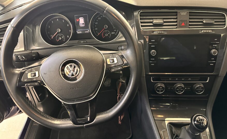 VOLKSWAGEN GOLF