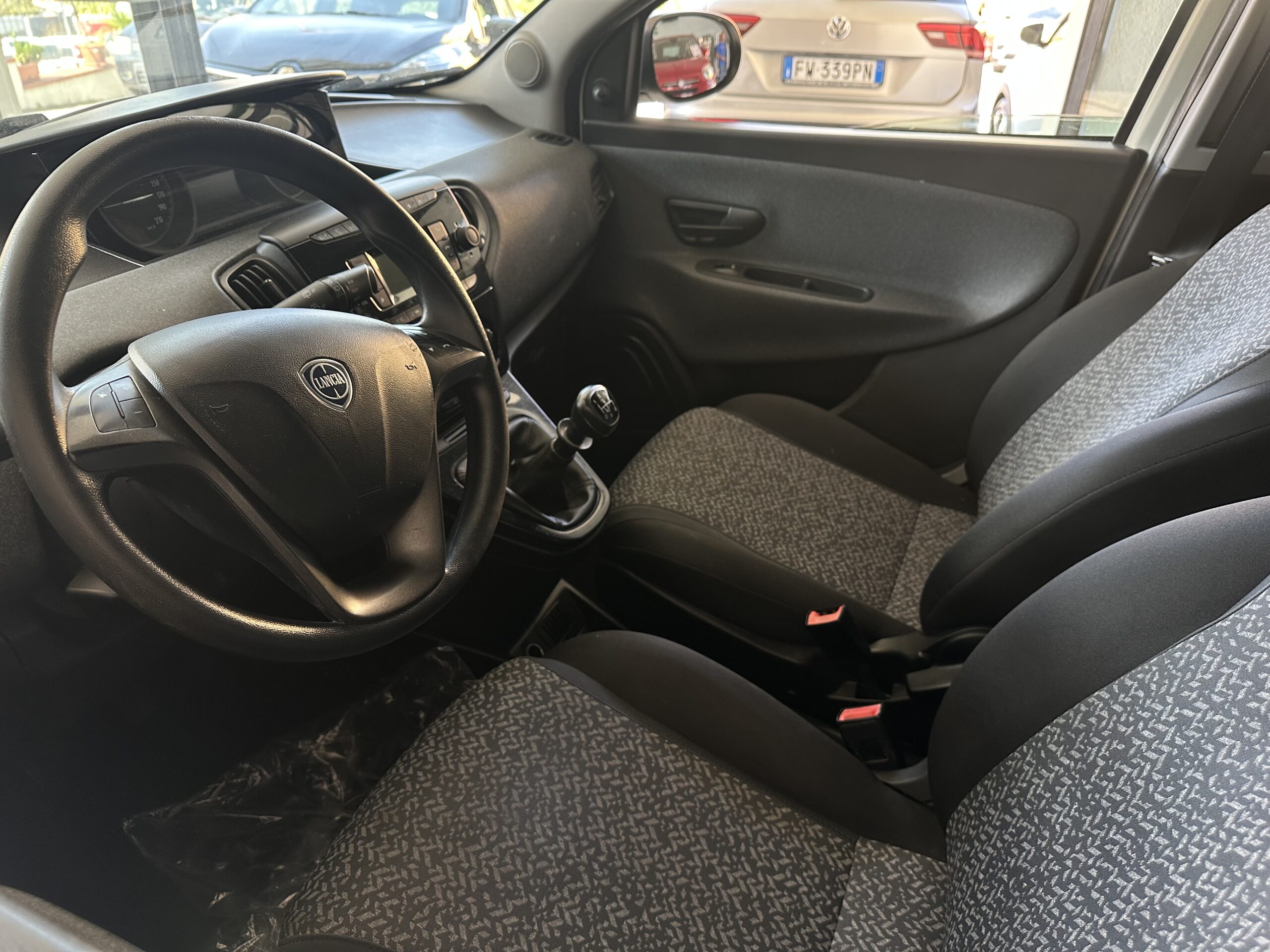 Lancia Ypsilon