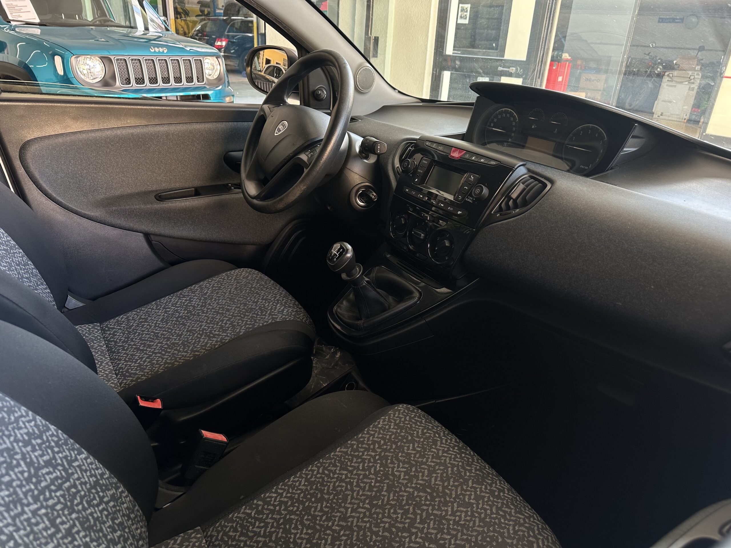 Lancia Ypsilon