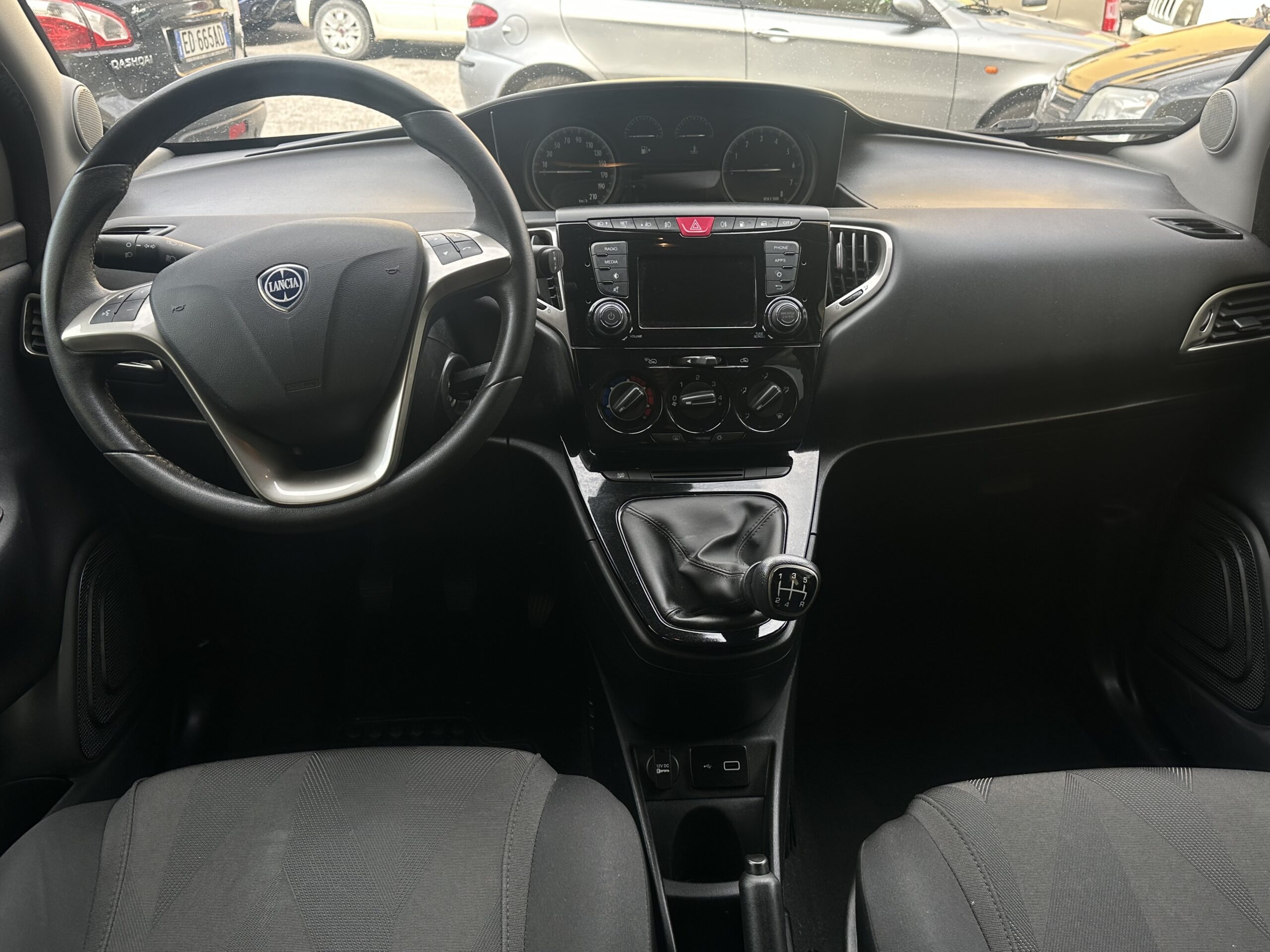 Lancia Ypsilon