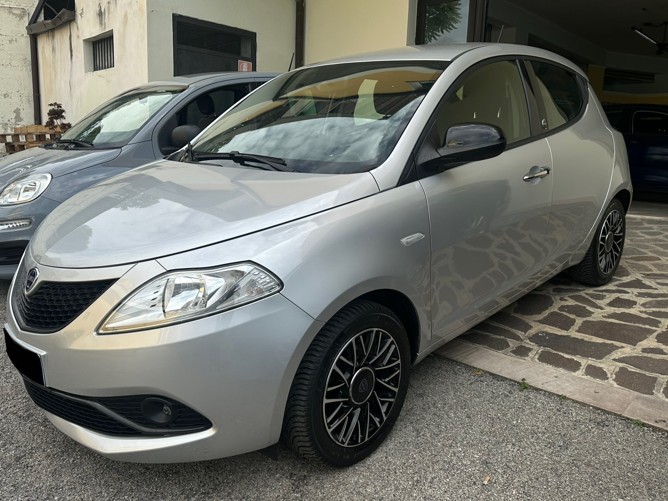 Lancia Ypsilon