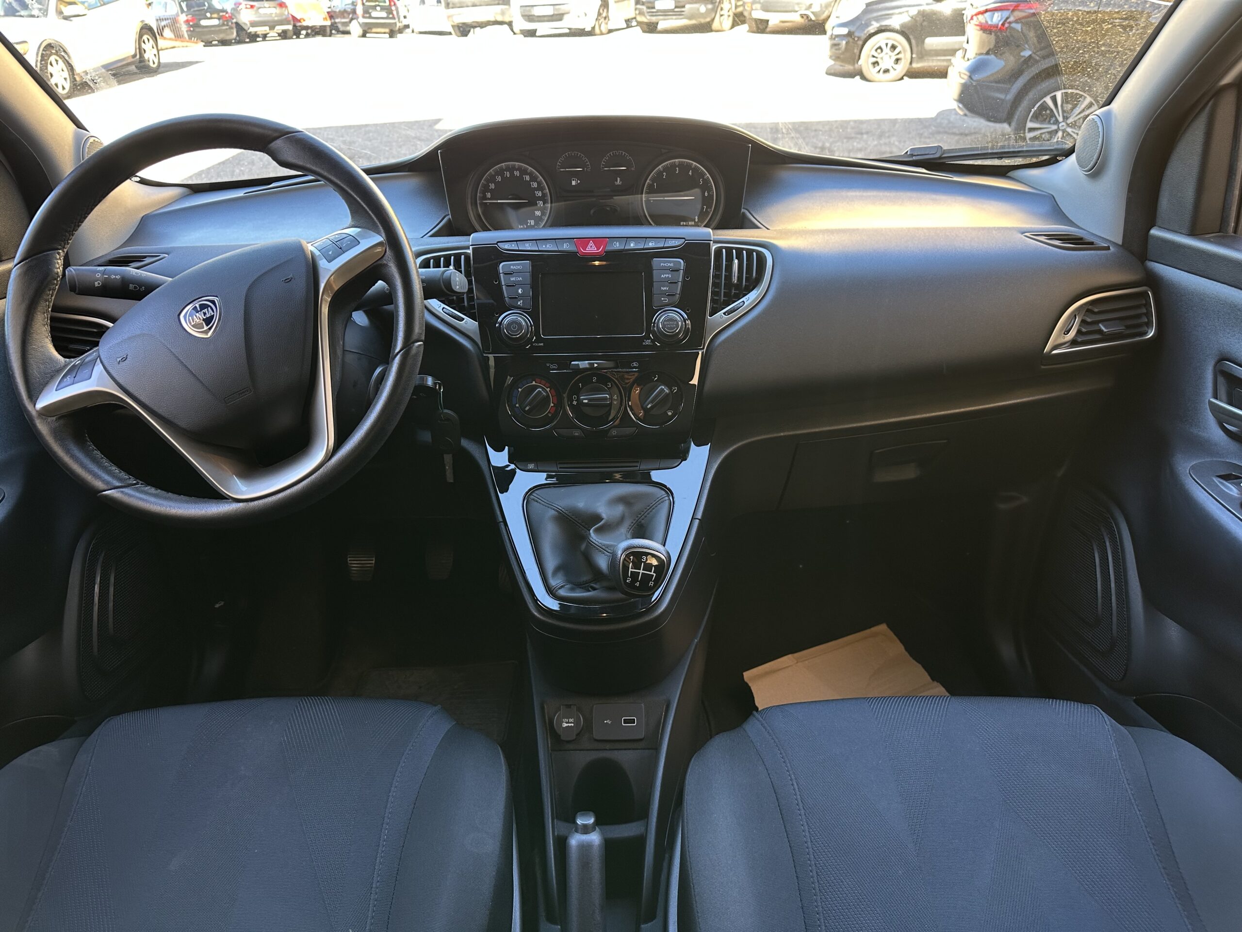 Lancia Ypsilon